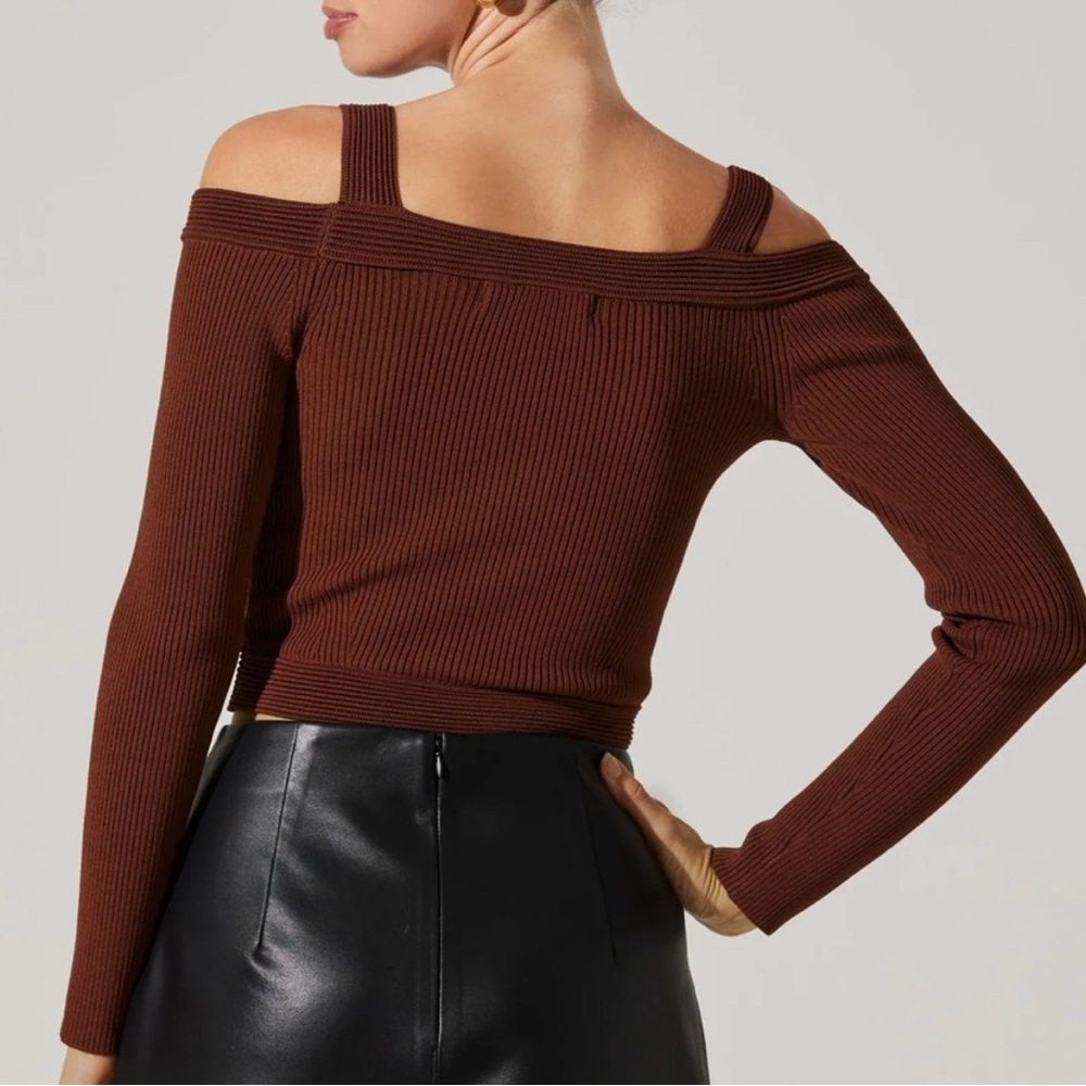 ASTR Brown Off-Shoulder Ribbed Sweater - Picture 3 of 5